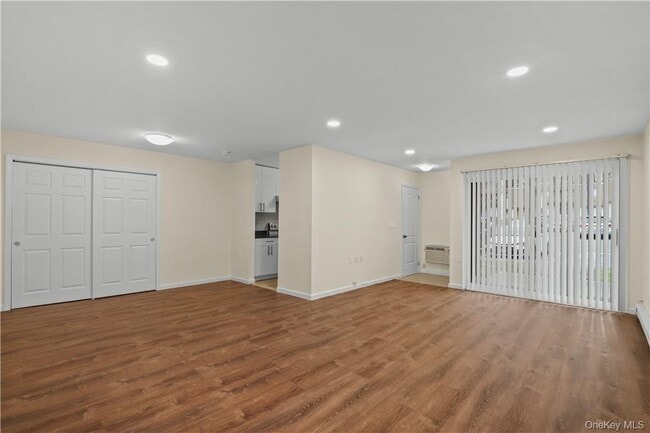 Photo - 305 Vista on the Lake