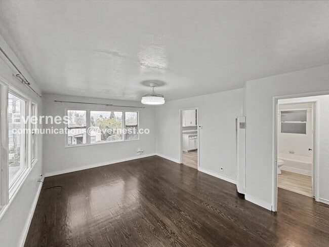 Photo - 6618 Laird Ave