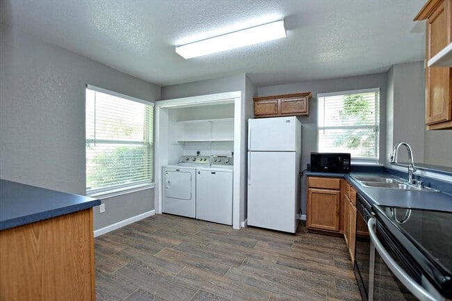 Photo - 814 Monarch Ave