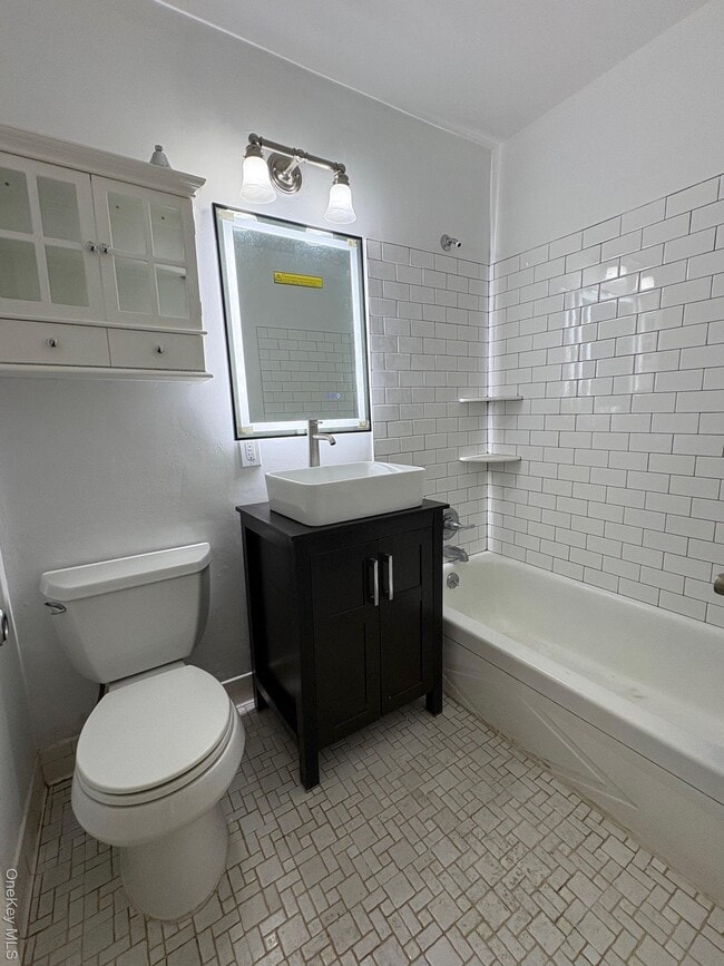 Photo - 2103 Barclay Manor Unit 21C