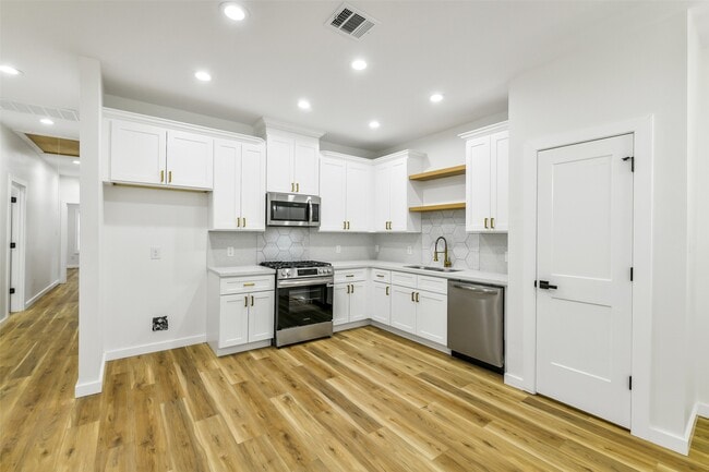 Photo - 7486 Stanwick Dr