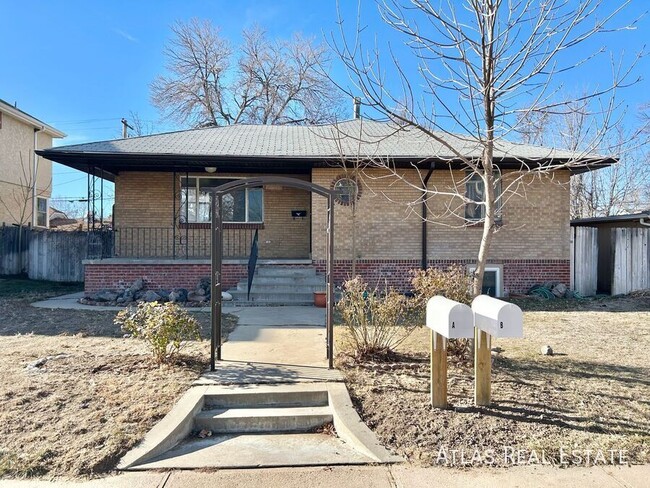 Building Photo - 2353 S Sherman St Unit B