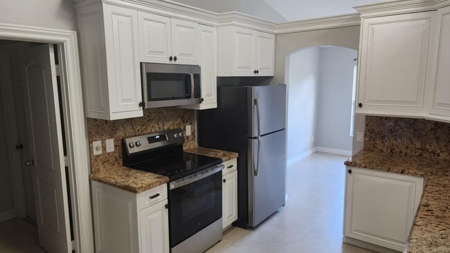 Photo - 4672 SW Carib St