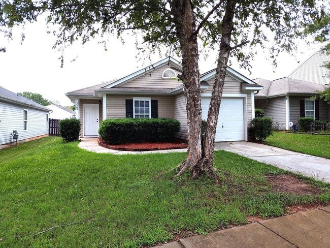 Building Photo - Ranch Style Home