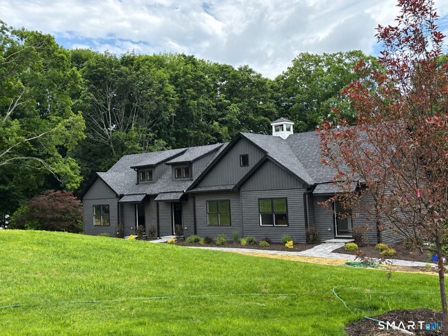 Building Photo - 9 Putnam Park Rd