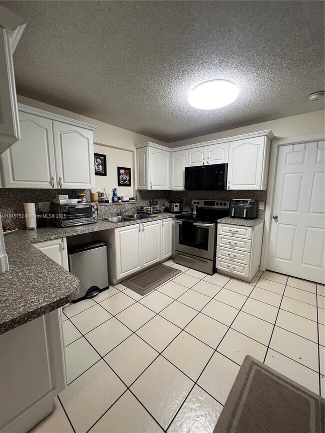Building Photo - 5070 Ponderosa Ln Rental