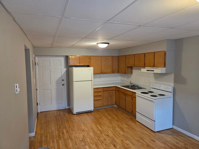 Photo - 528 Broadway St Unit 3