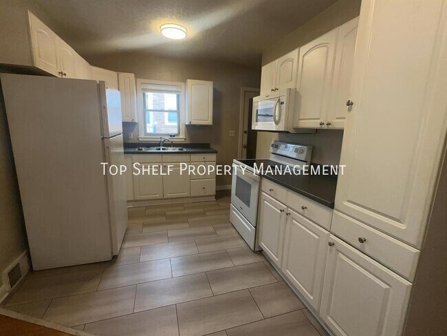 Photo - 4812 Lakeview Dr