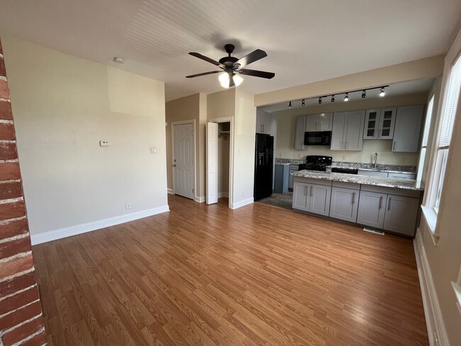 Photo - 837 Highview St Unit #2