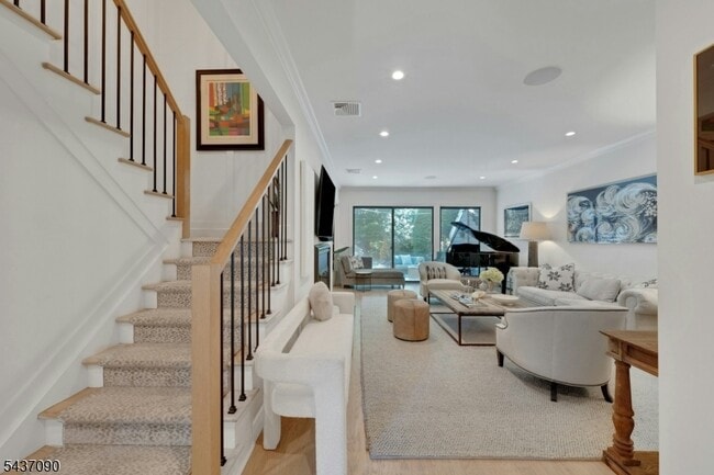 Photo - 224 Barnstable Dr