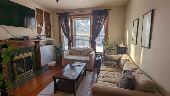 Building Photo - 599 Laurel Ave Unit 2 Rental