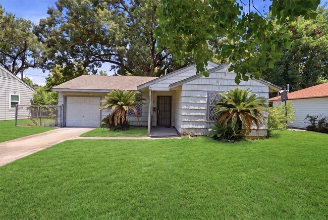 Building Photo - 3711 Cosby St