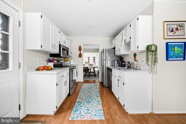 Photo - 903 Leverton Rd