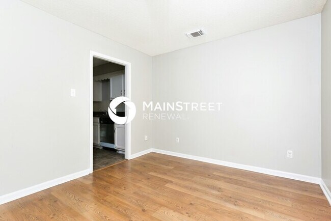 Photo - 3 Bedroom Pet-Friendly Home in Memphis, TN with Main Street Renewal