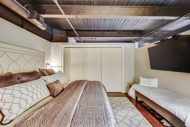 Photo - 540 N Lake Shore Dr Unit 723