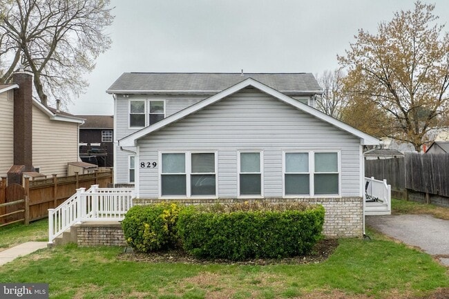 Photo - 829 Shore Dr