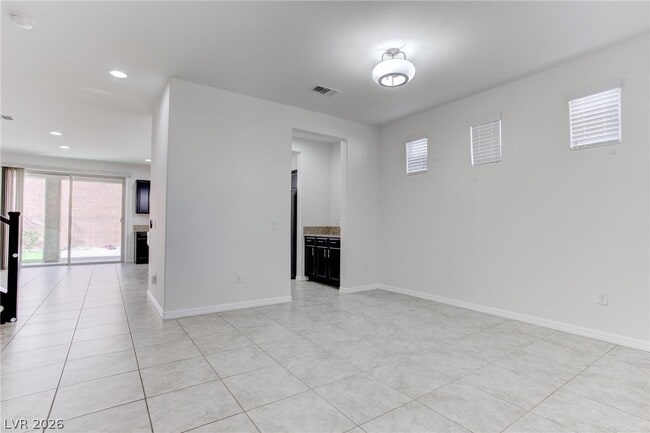 Photo - 7141 Tavita St
