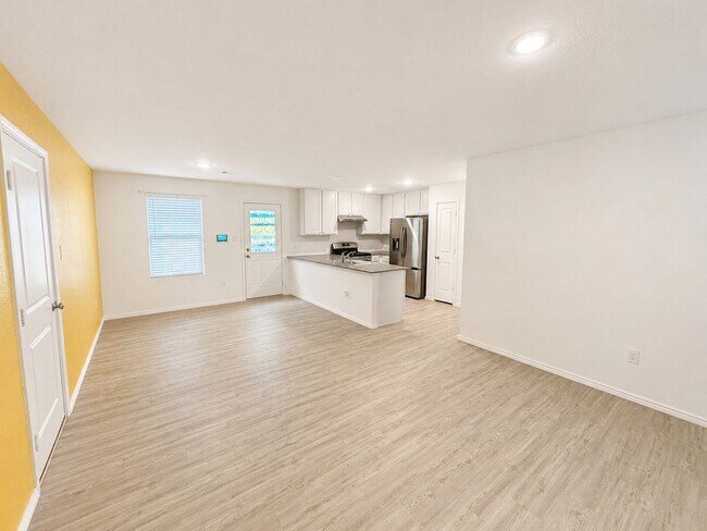 Photo - LOVELY 3 BEDROOM 2 BATH HOME WITH EASY ACCESS TO DOWNTOWN & BROOKS CITY BASE FEATURING OUTDOOR AC...
