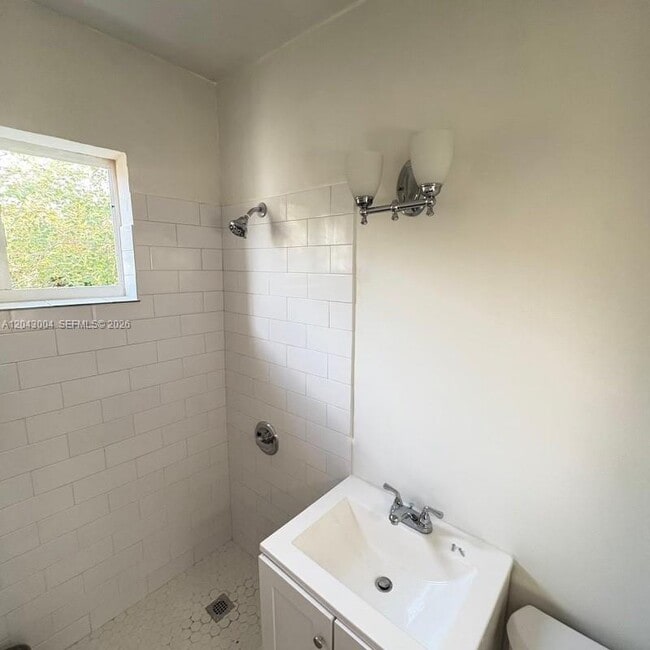 Photo - 1000 Biarritz Dr Unit 3