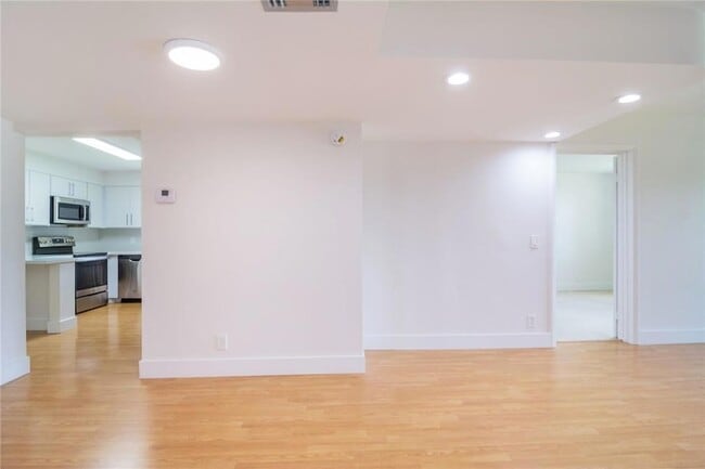 Photo - 491 Racquet Club Rd Unidad 212