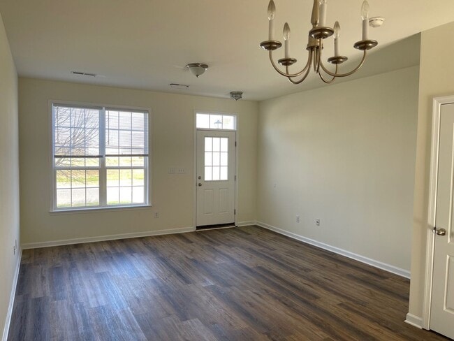 Building Photo - Fresh Start Rental