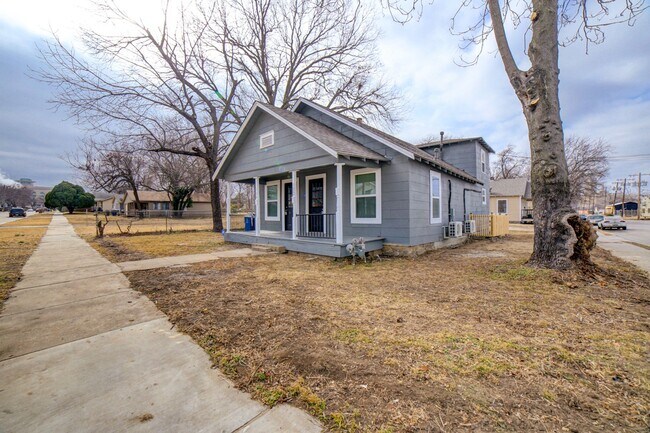 Photo - S Trenton Ave Triplex Unidad 704