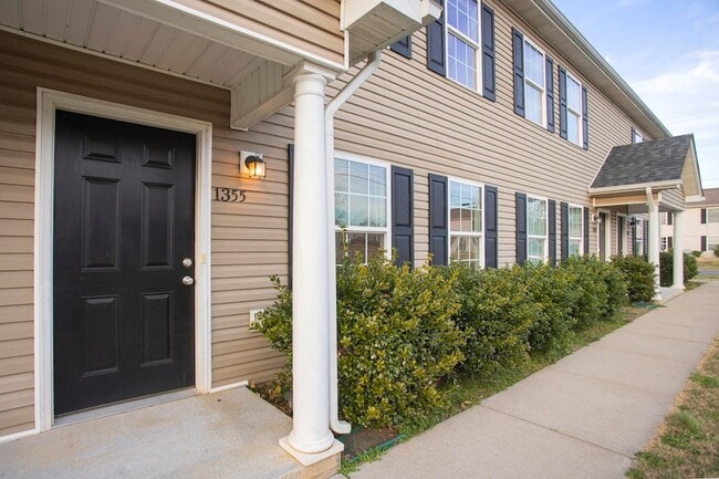 Photo - 1355 Macedonia Dr