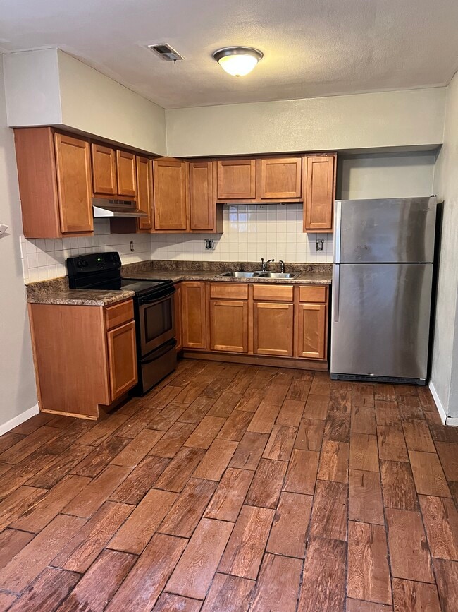 Building Photo - 40 Adeline Ct Unit C Rental