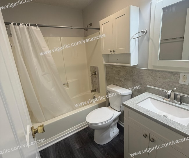Photo - 5583 - 85 Tulip Ave Unit 5583 (Lower)