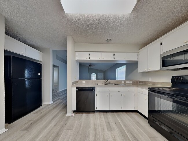 Photo - 8904 Bridgeford Oaks Dr