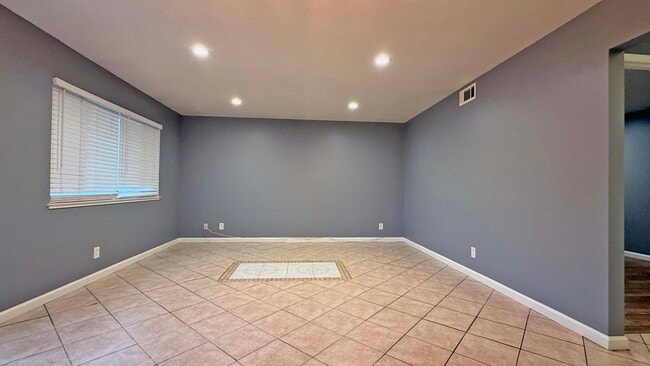 Photo - 767 Warring Dr Unidad #1