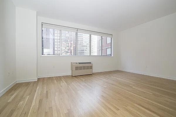 Building Photo - 40 Gold St Rental