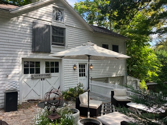 Building Photo - 1709 Newfield Ave Rental