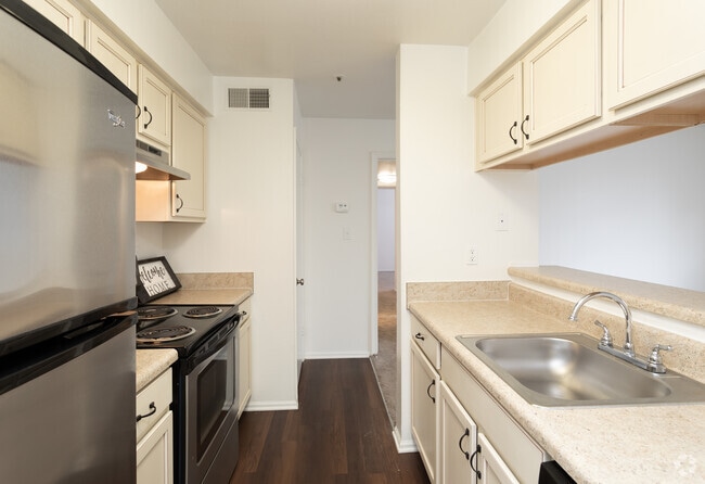 2BR, 2BA - Gunston - The Village at Elkridge