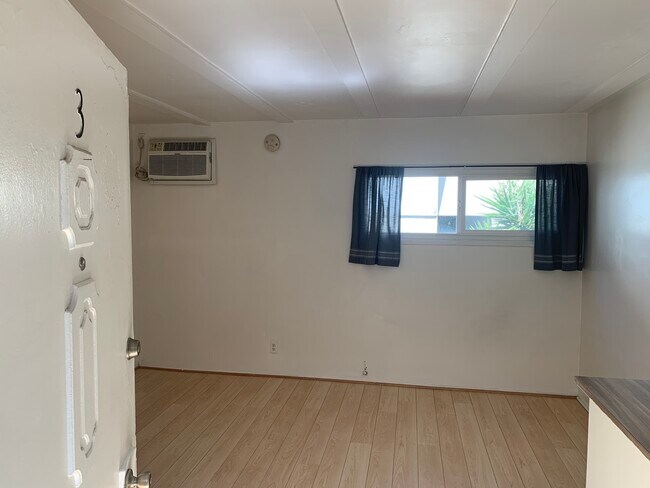 Photo - 400 Doheny N Dr Unit 3