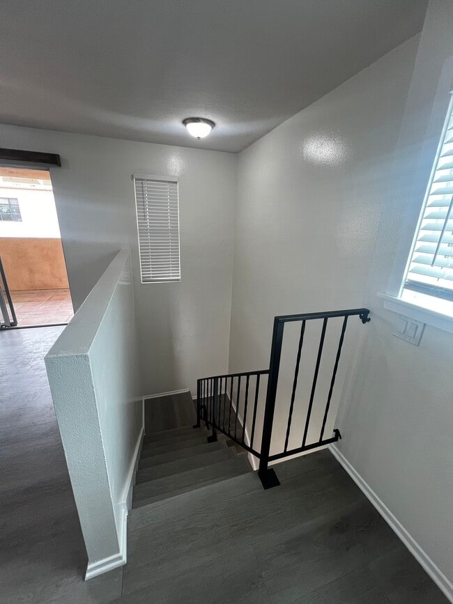 Photo - 1110 Hingham Ln