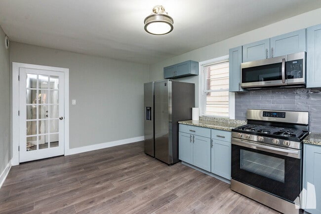 Photo - 2923 N Avers Ave Unit #1