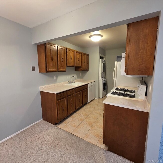 Photo - 80 New Holland Village