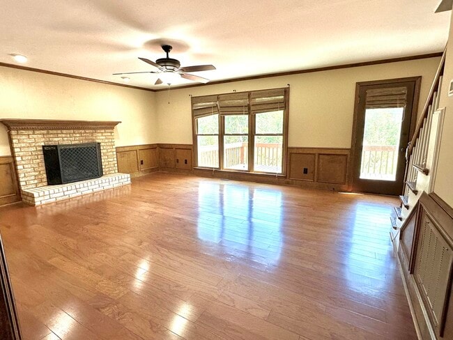 Photo - 527 Brandermill Rd