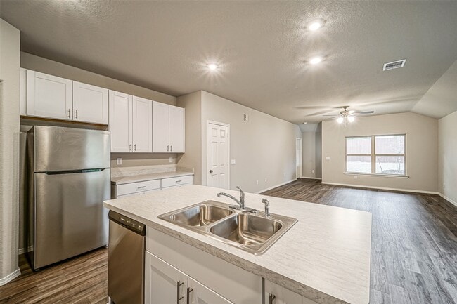 Photo - 1903 Brushy Cedar Ct