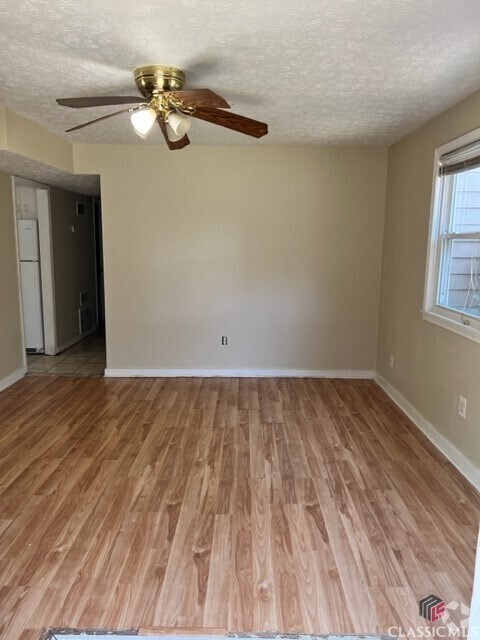 Building Photo - 122 Welch Pl Rental