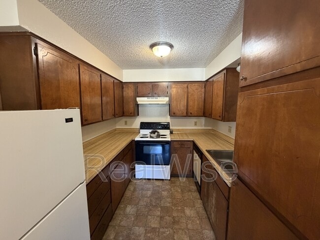 Photo - 507 NE D St Unit 8