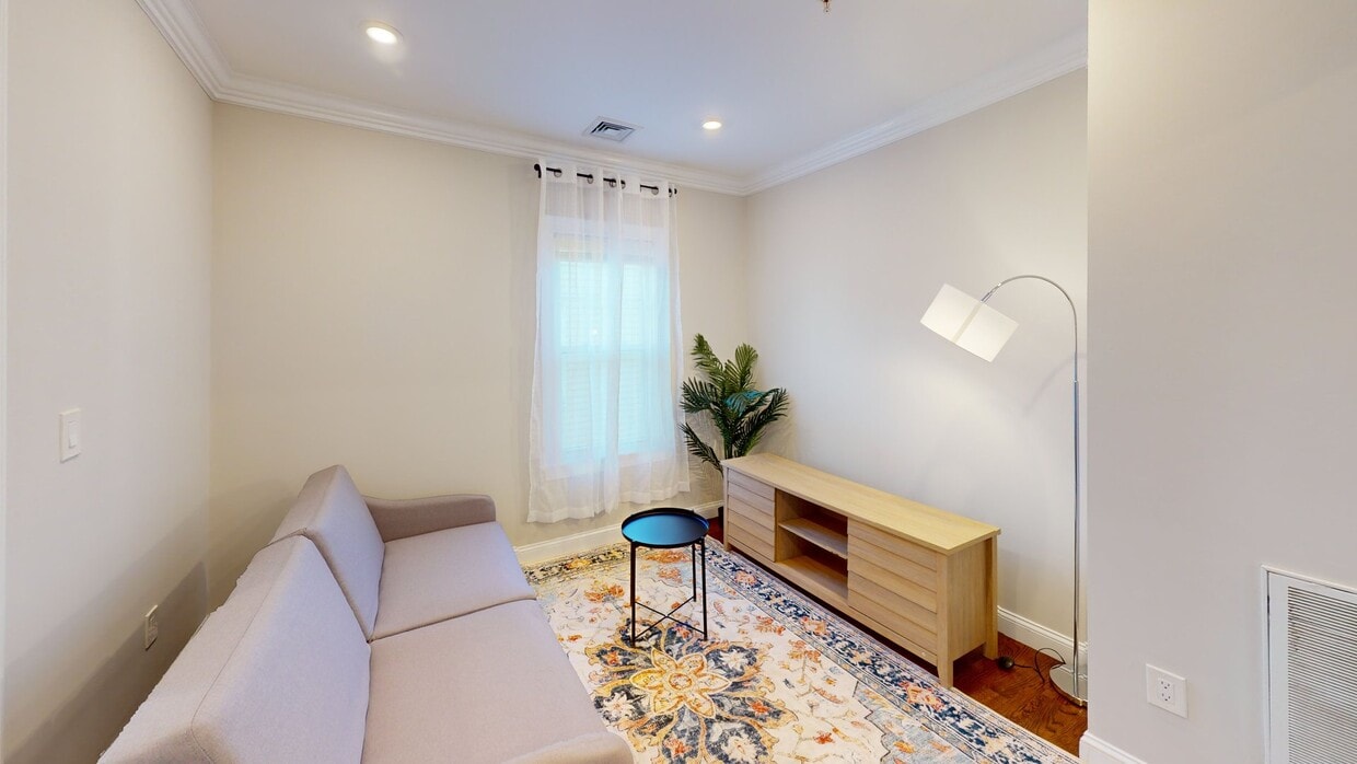 Photo - Private bedroom in 4 bed/1.5 bath Home