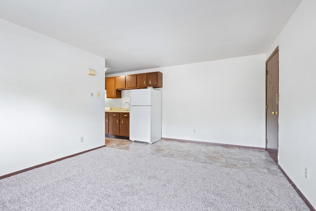 Charles Apts Green Bay, LLC