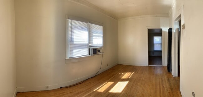 Photo - 916 Axtell St