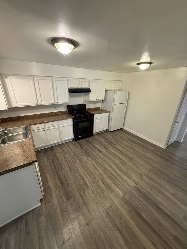 546 Edmund Ave W