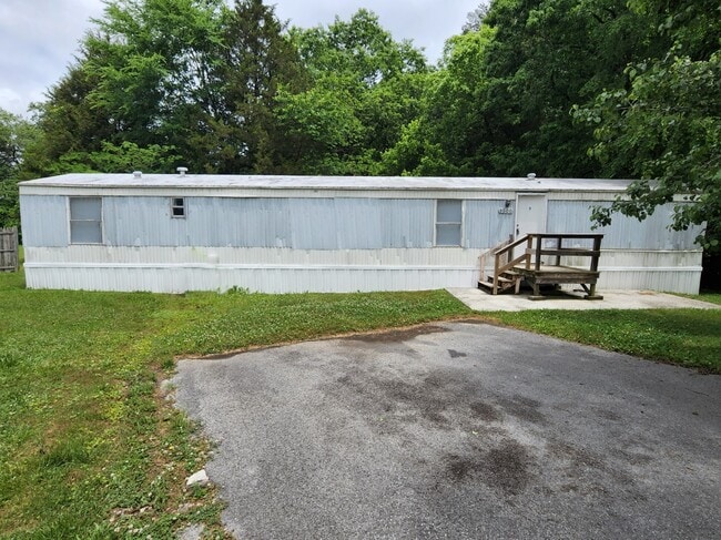 Building Photo - 9500 Hausmond Way