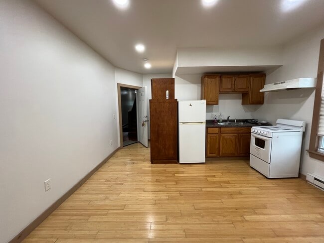 Photo - 208 Main St Unit 1