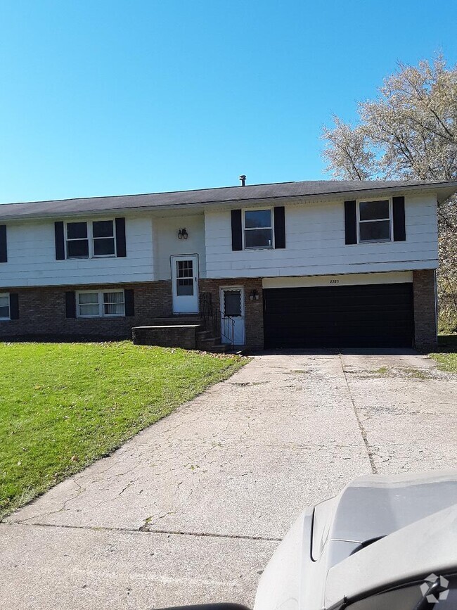 Building Photo - 8385 Ladonna Cir NW Unit #1 Rental