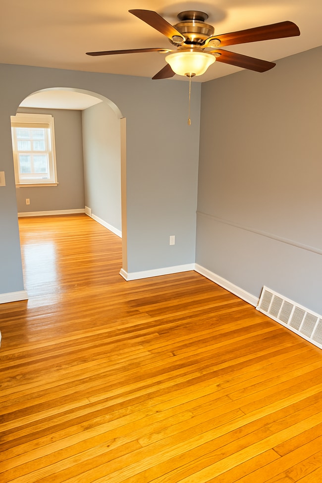 Photo - 229 Higbee St